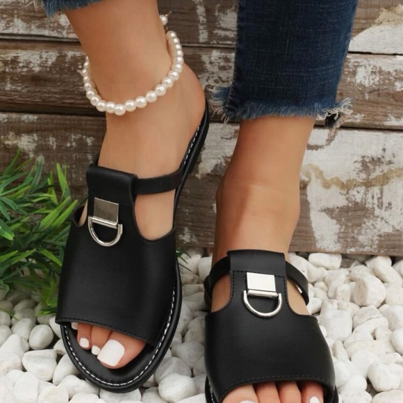 COPY - Women’s Fashion Black Metal Decor Stitch Detail Slide Sandals *NEW* - Picture 2 of 7